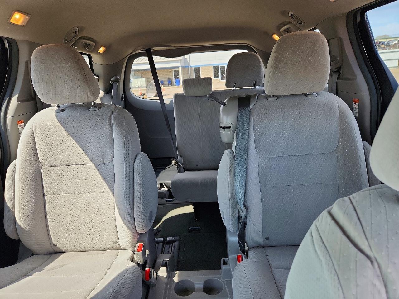 Toyota Sienna Le