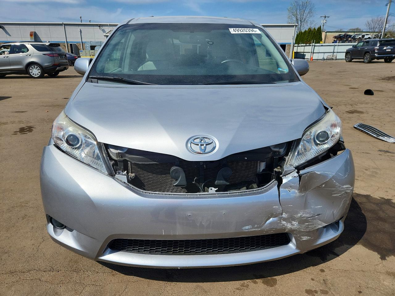 Toyota Sienna Le