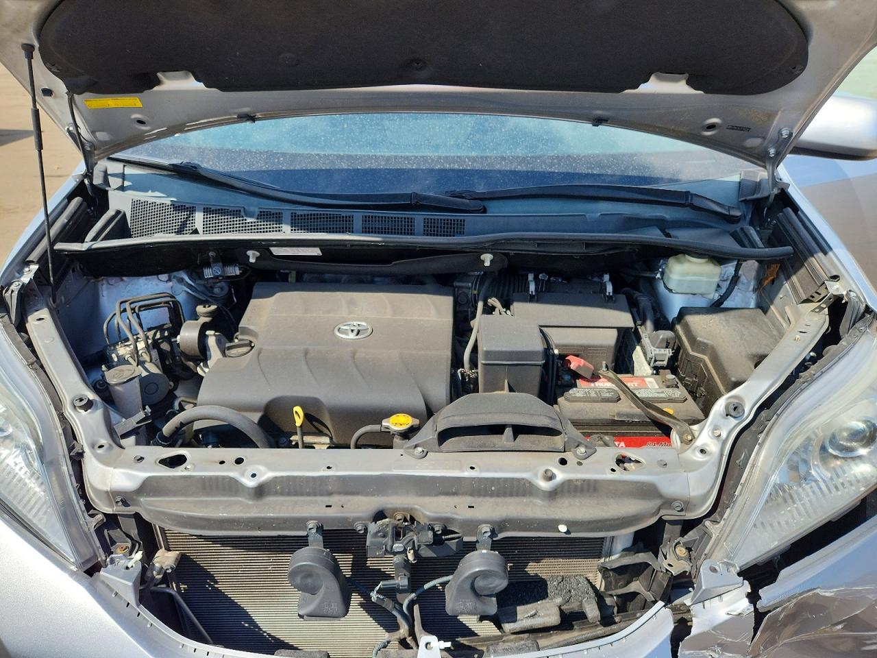 Toyota Sienna Le