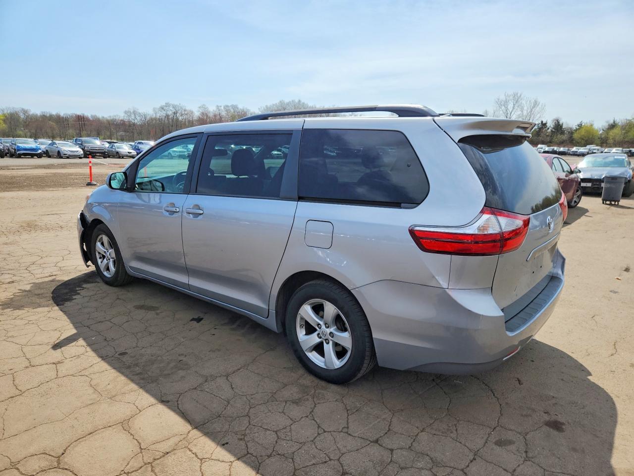 Toyota Sienna Le