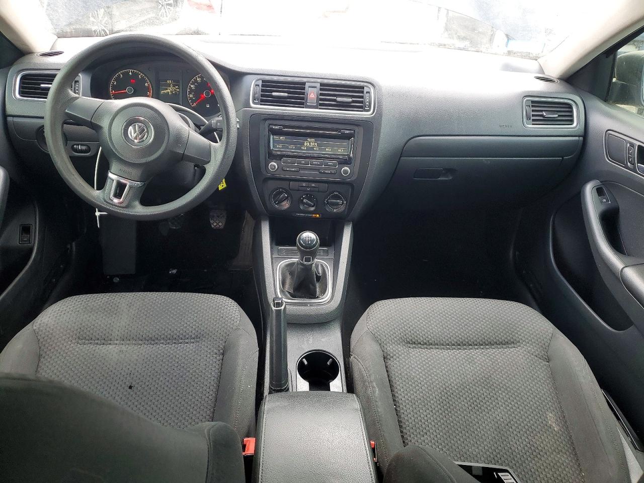 Volkswagen Jetta Base