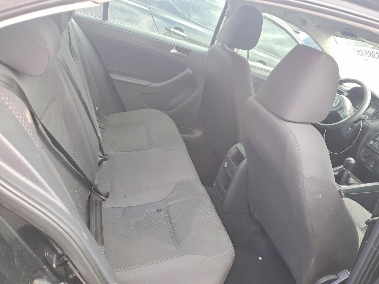Volkswagen Jetta Base