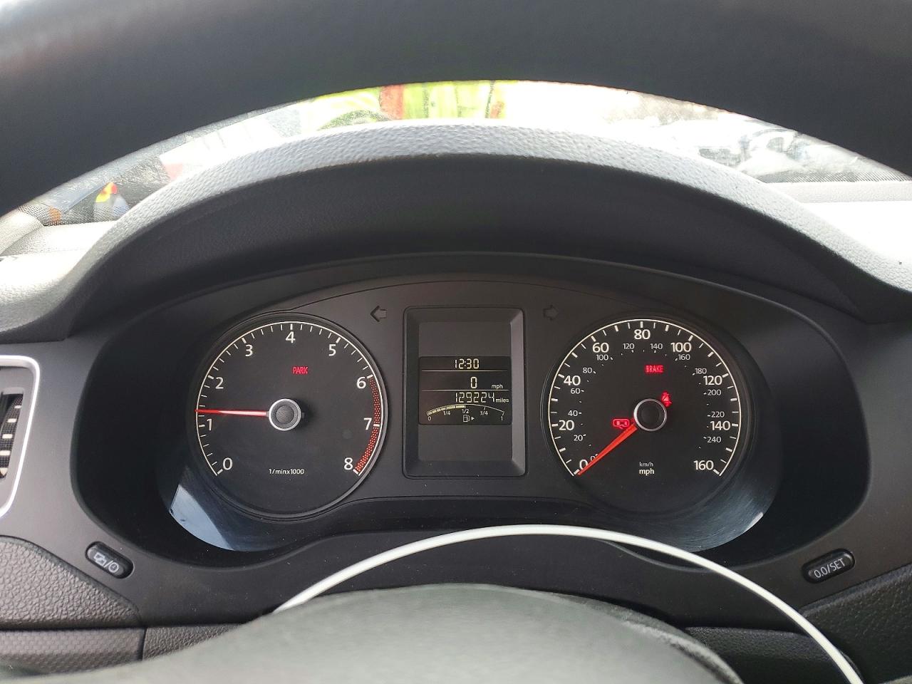 Volkswagen Jetta Base
