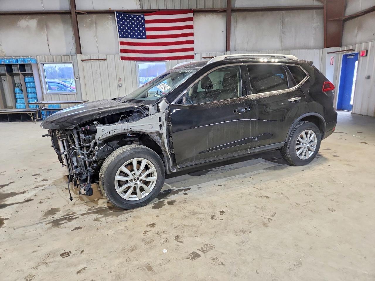 Salvage Nissan Rogue Image