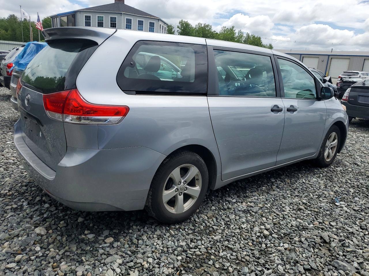 Toyota Sienna L 7-passenger