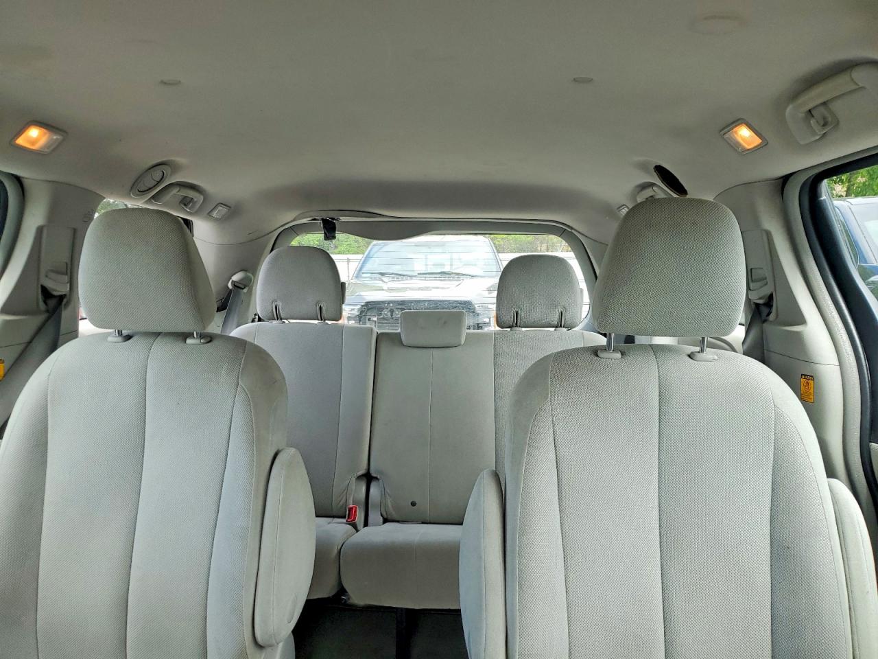 Toyota Sienna L 7-passenger