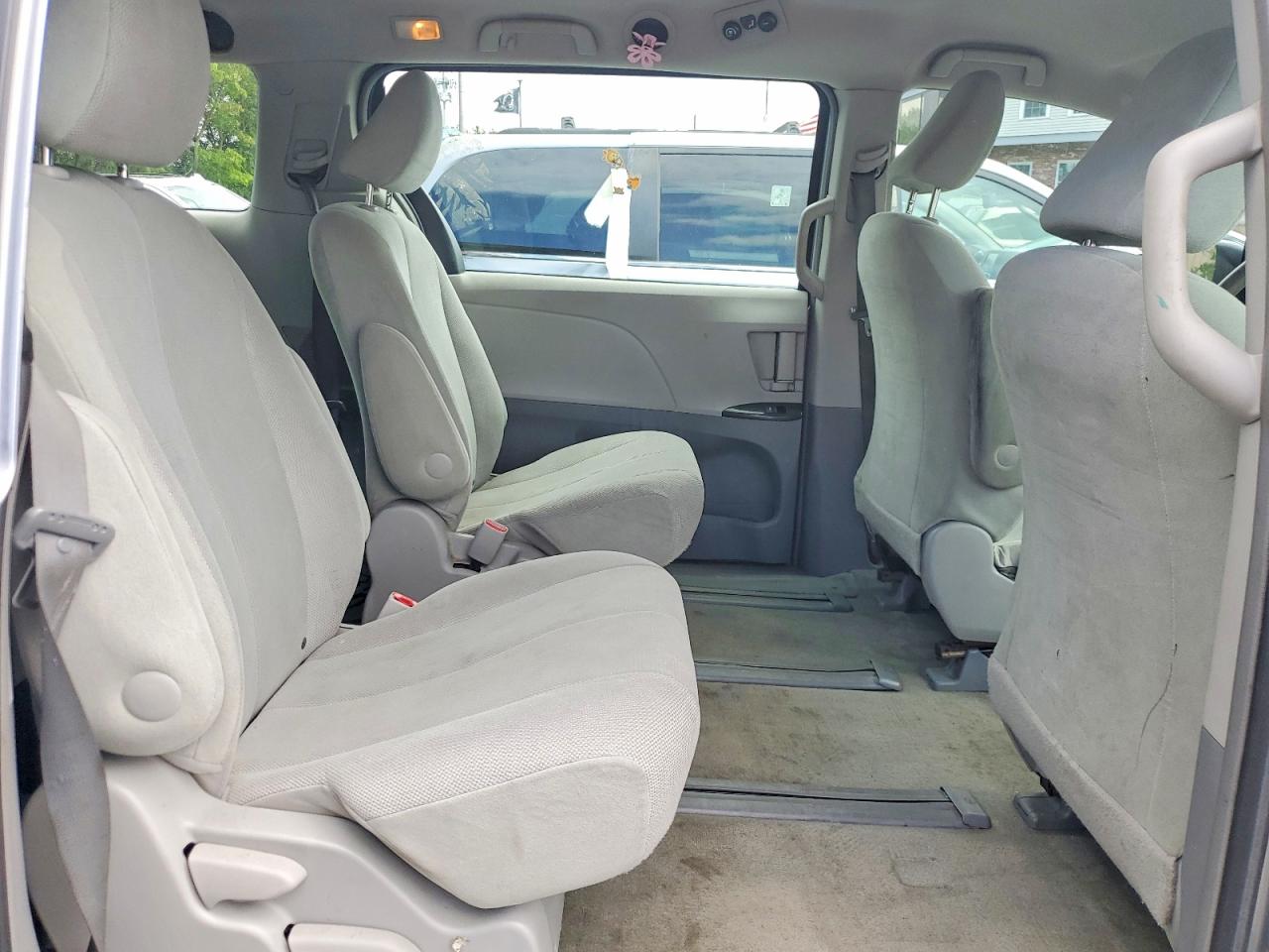 Toyota Sienna L 7-passenger