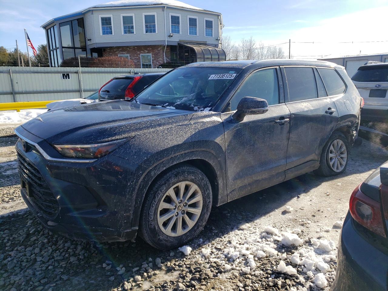 Salvage Toyota Grand High Image