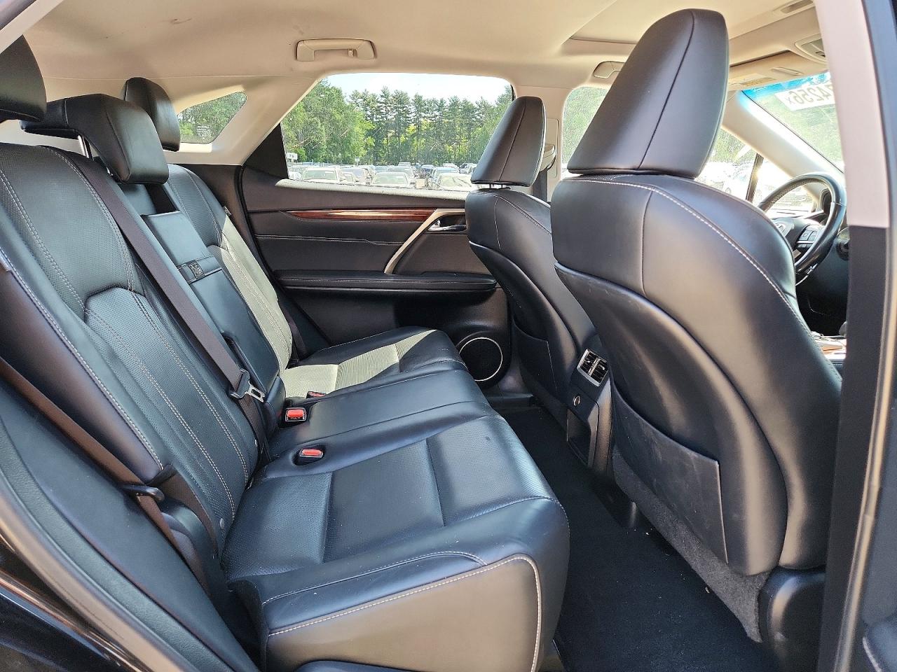 Lexus RX Base
