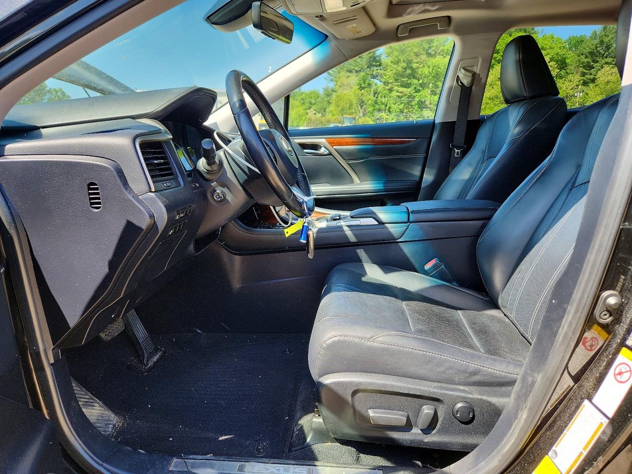 Lexus RX Base