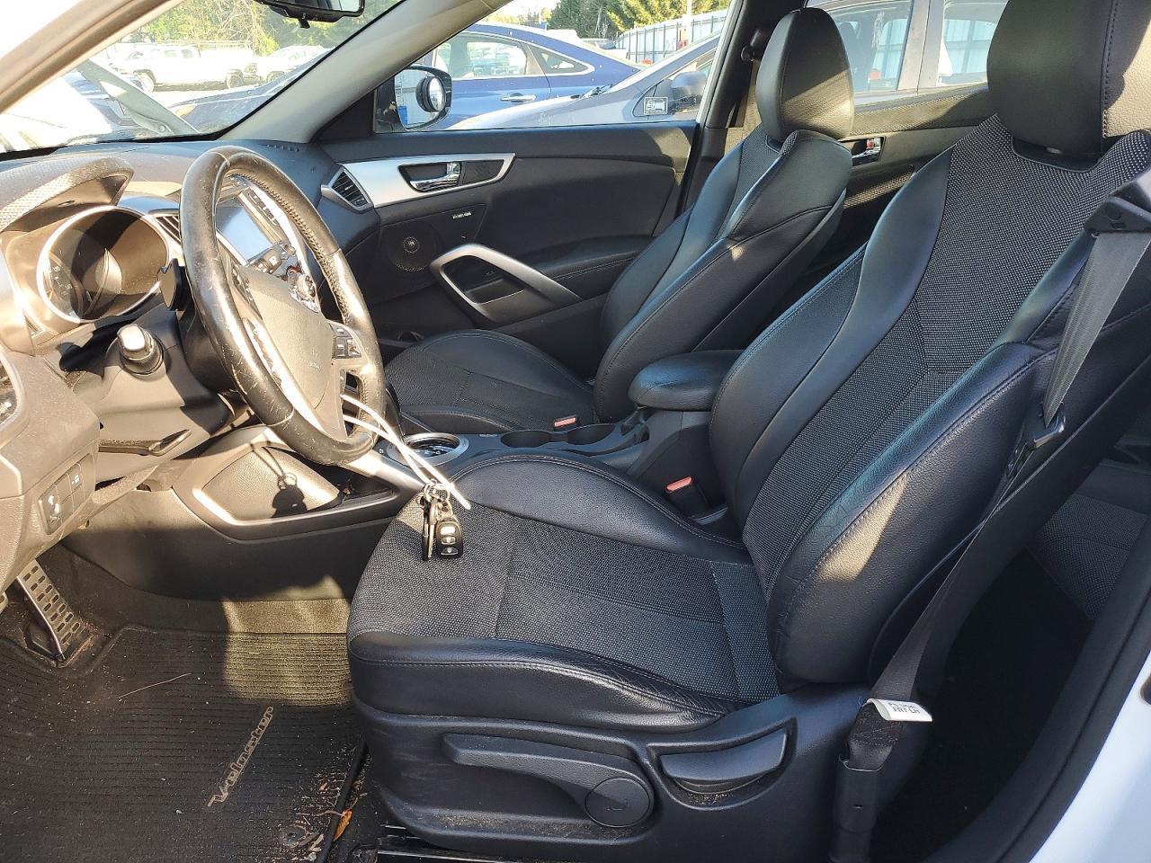 Hyundai VELOSTER Base
