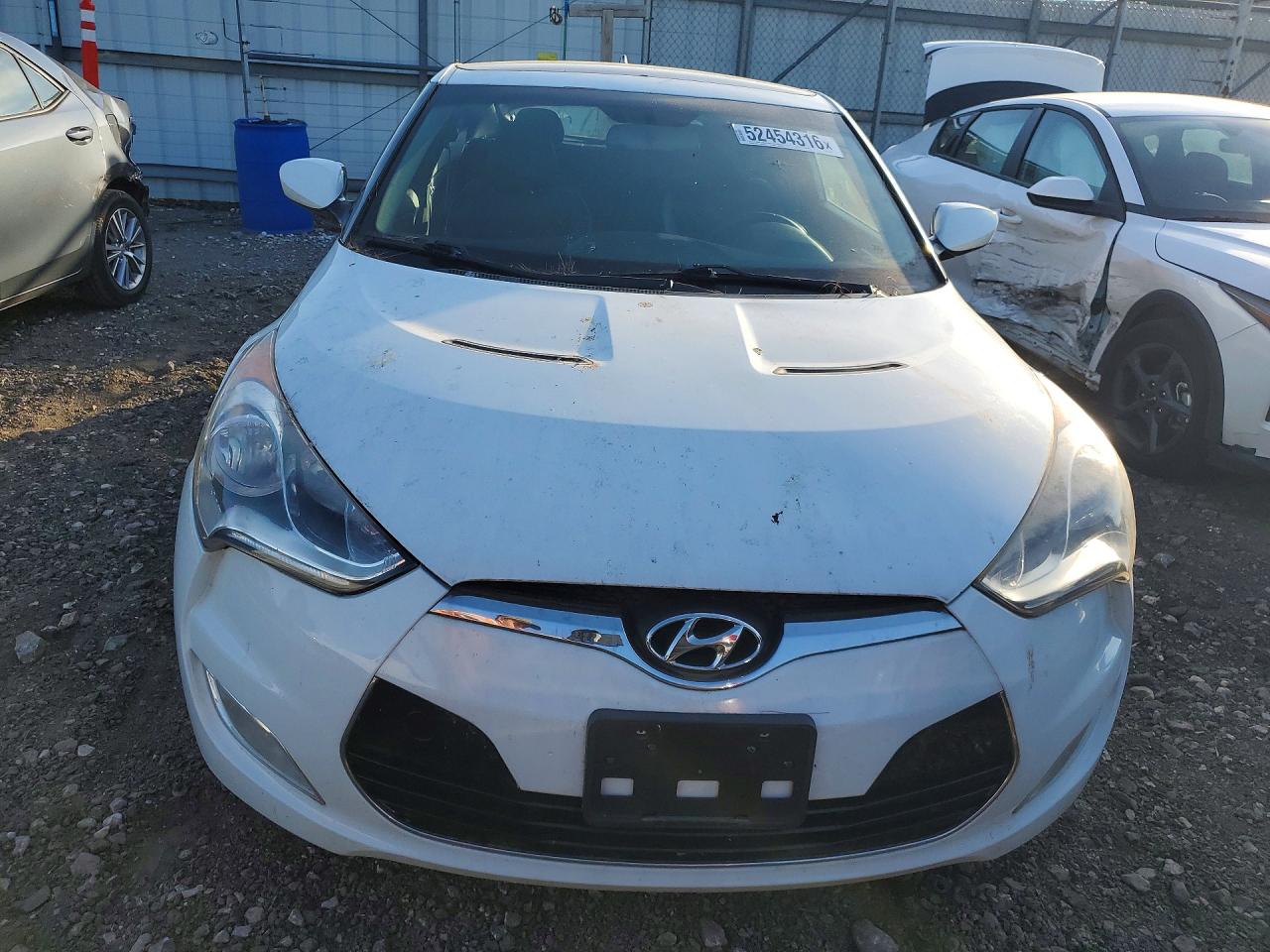 Hyundai VELOSTER Base