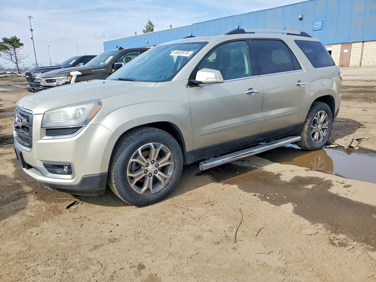 Salvage GMC Acadia Image