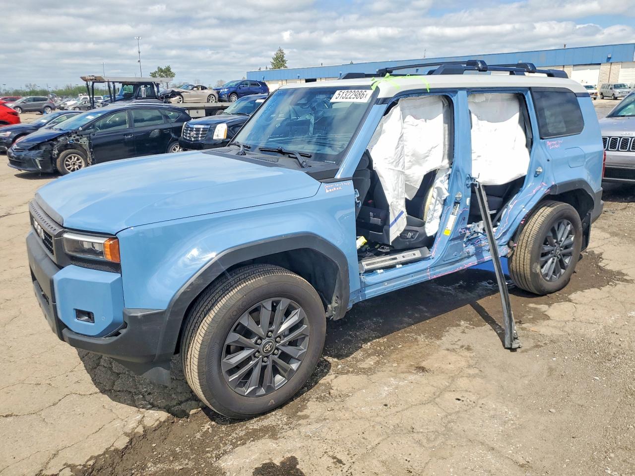 Salvage Toyota Land Cruis Image