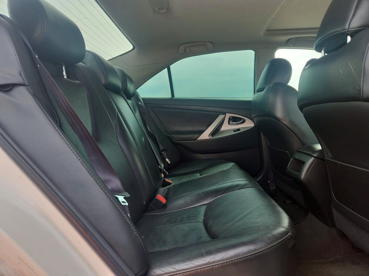 Toyota Camry Se V6