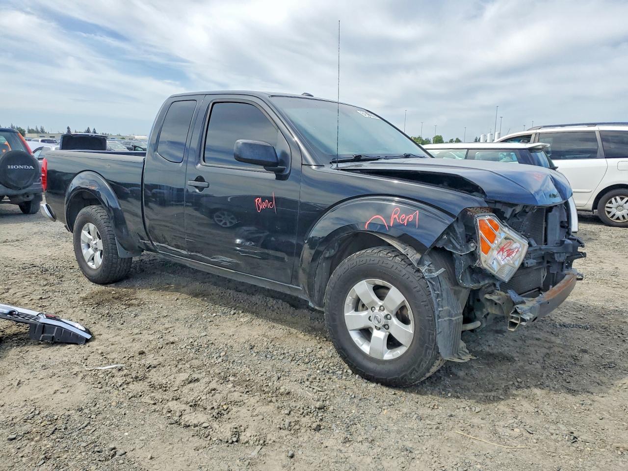 Nissan Frontier Sv V6