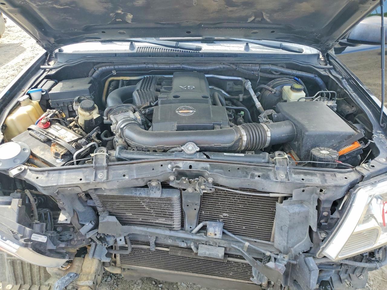 Nissan Frontier Sv V6