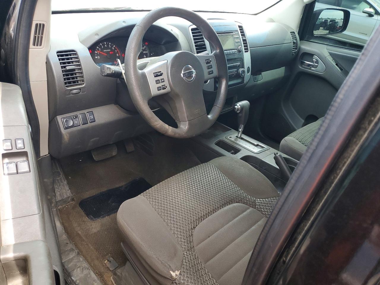 Nissan Frontier Sv V6