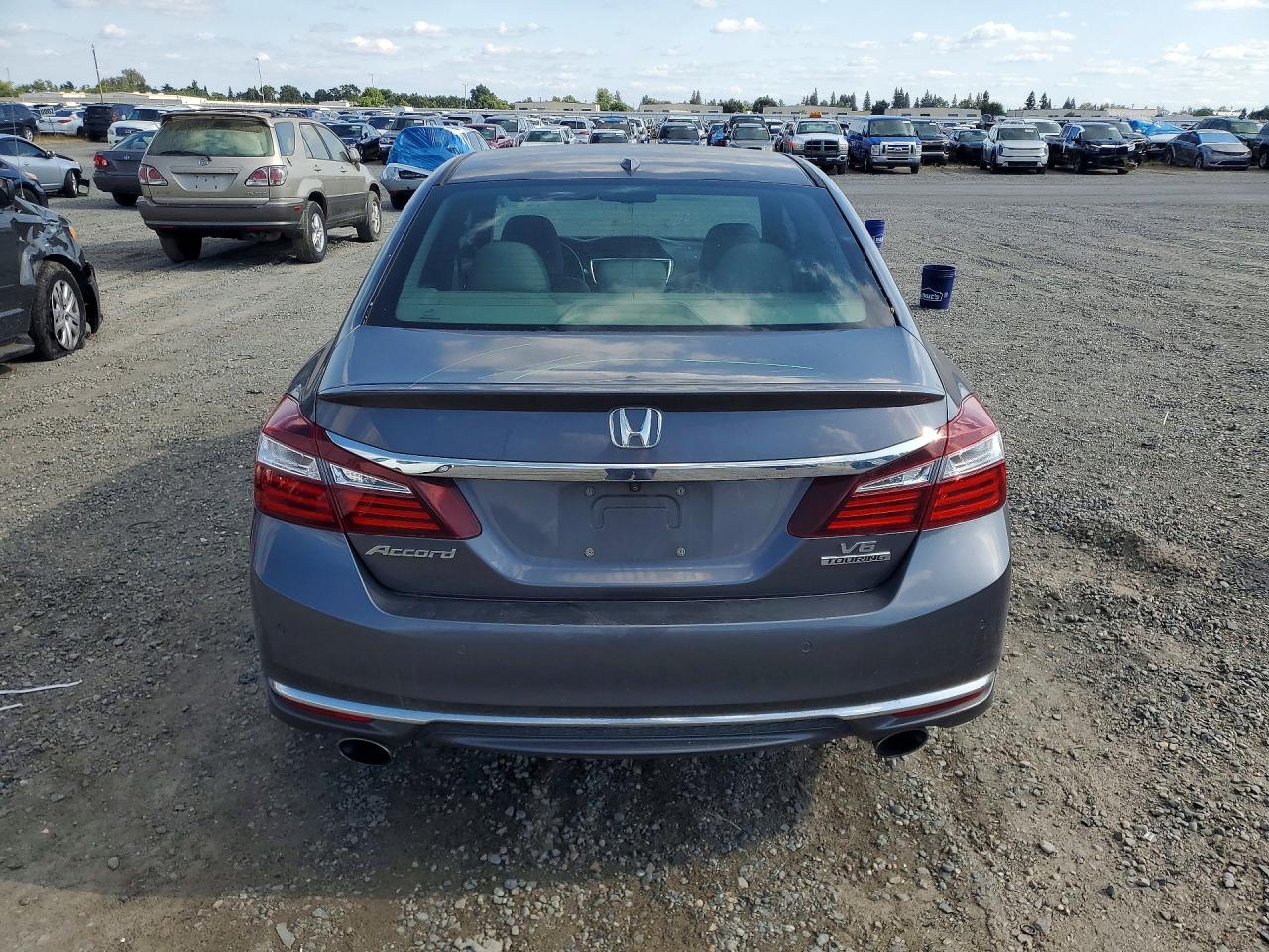 Honda Accord Touring