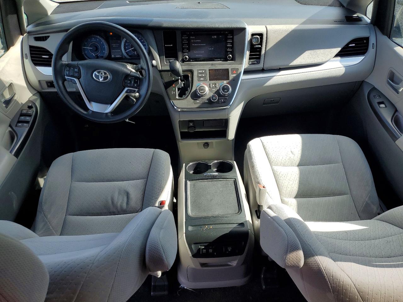 Toyota Sienna Le