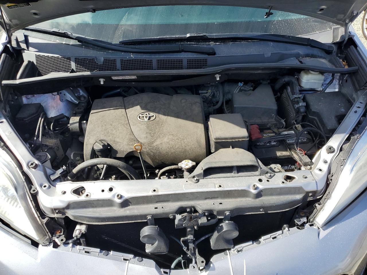 Toyota Sienna Le