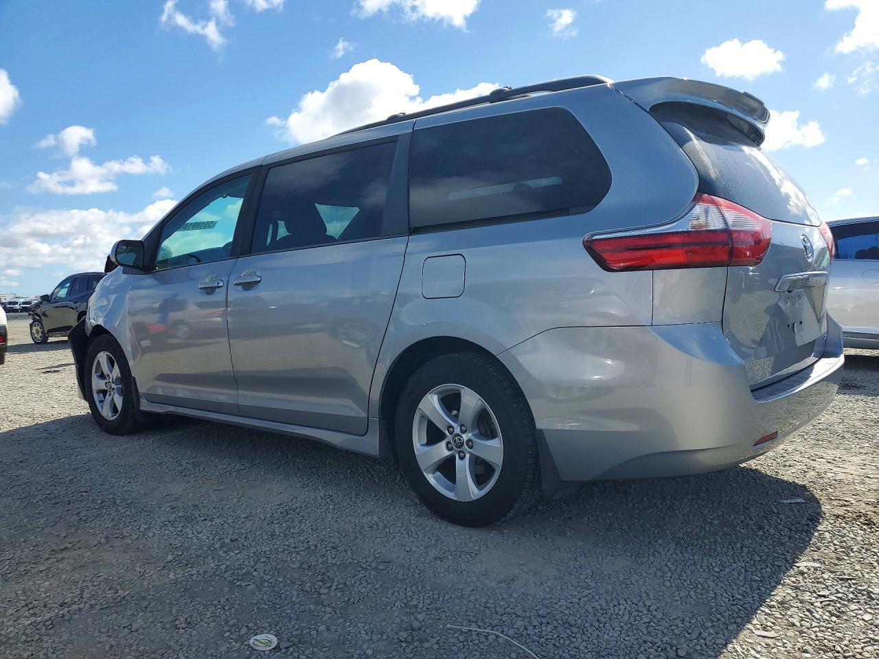 Toyota Sienna Le