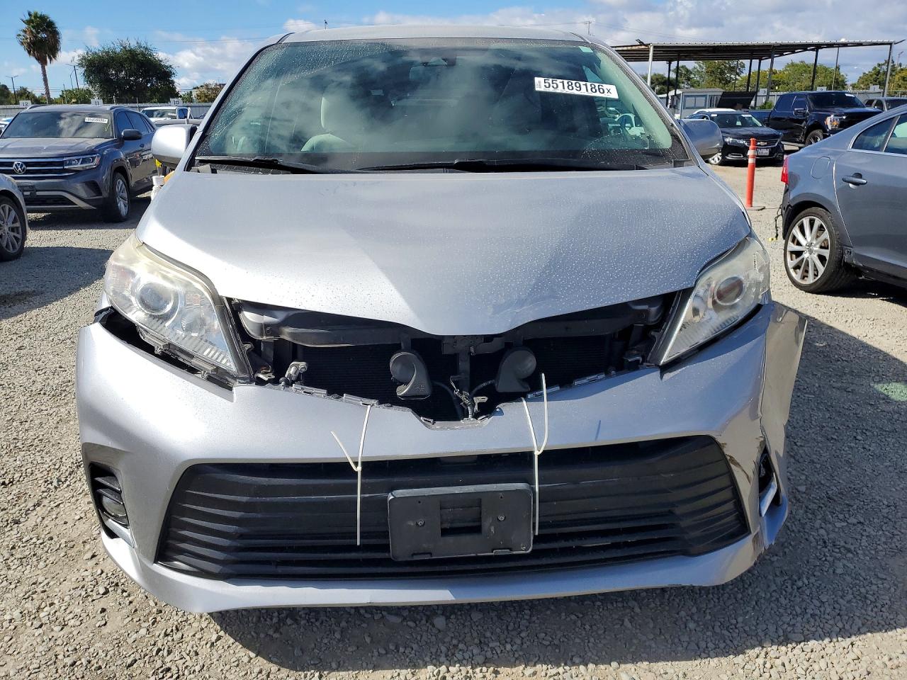 Toyota Sienna Le