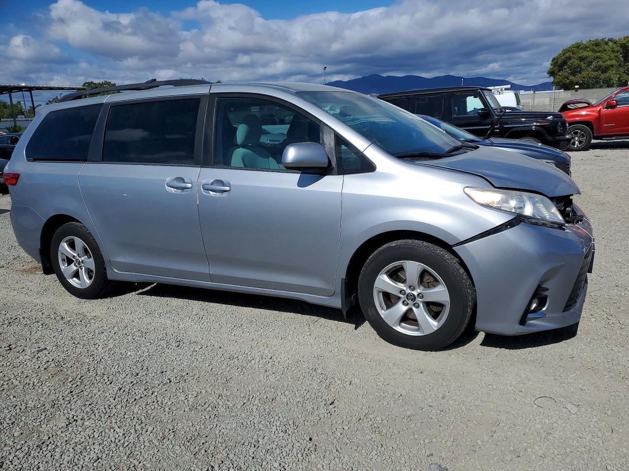 Toyota Sienna Le