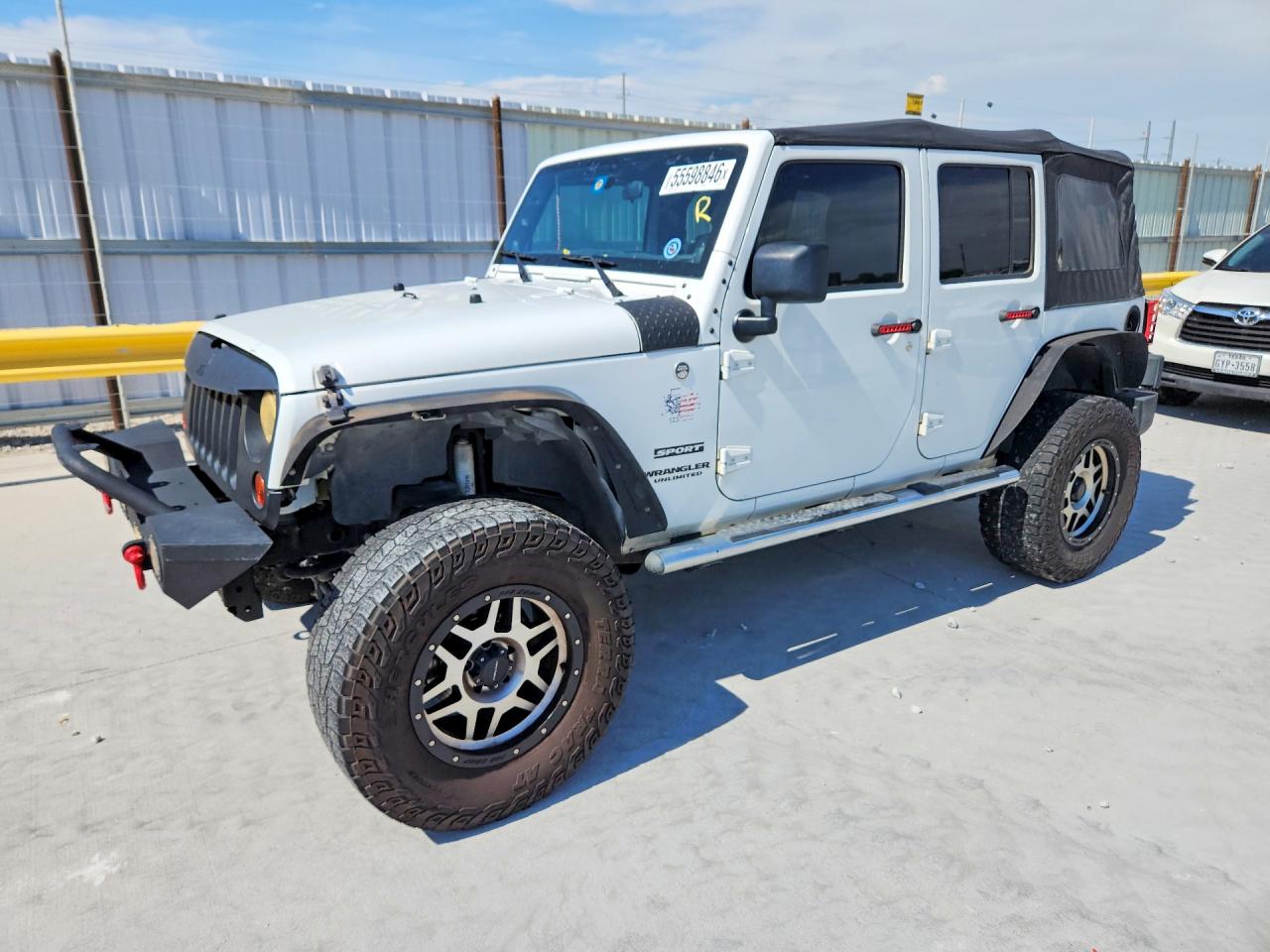 Salvage Jeep Wrangler Image