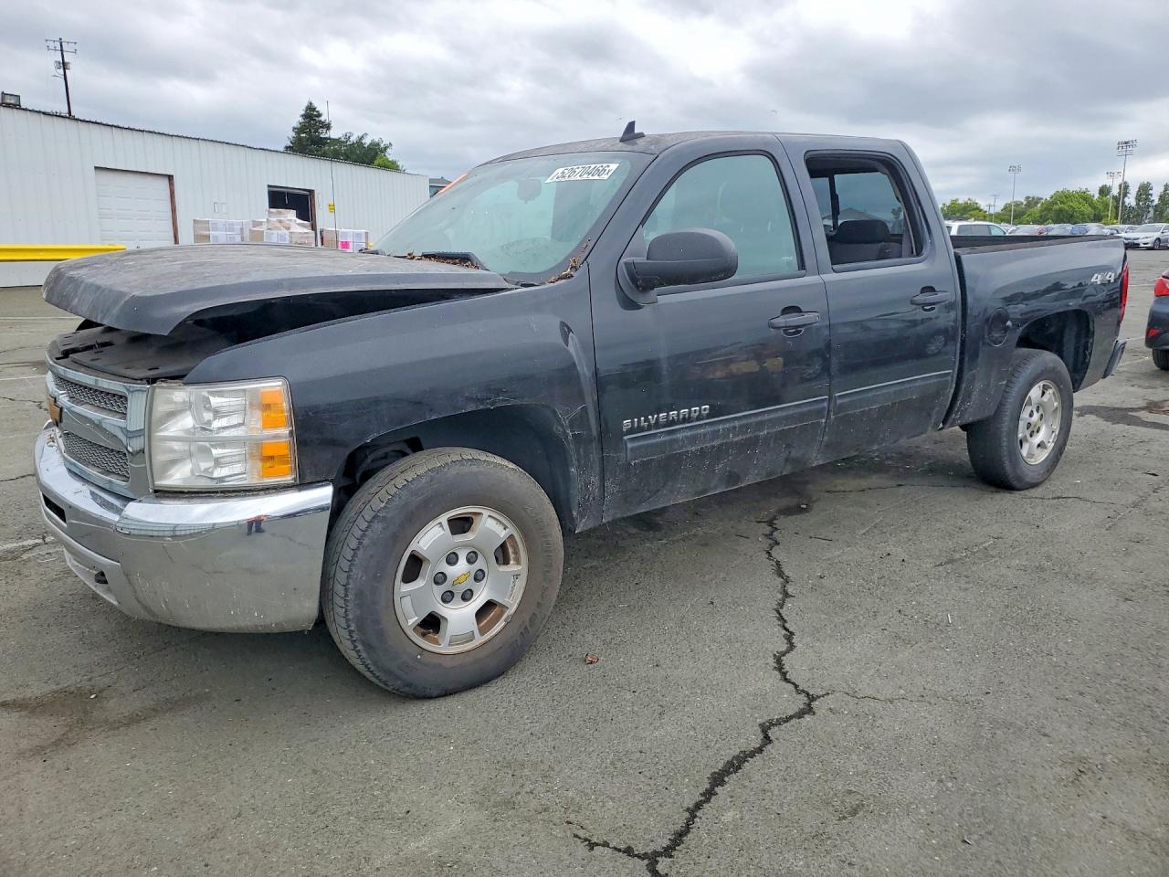 Salvage Chevrolet Silverado Image