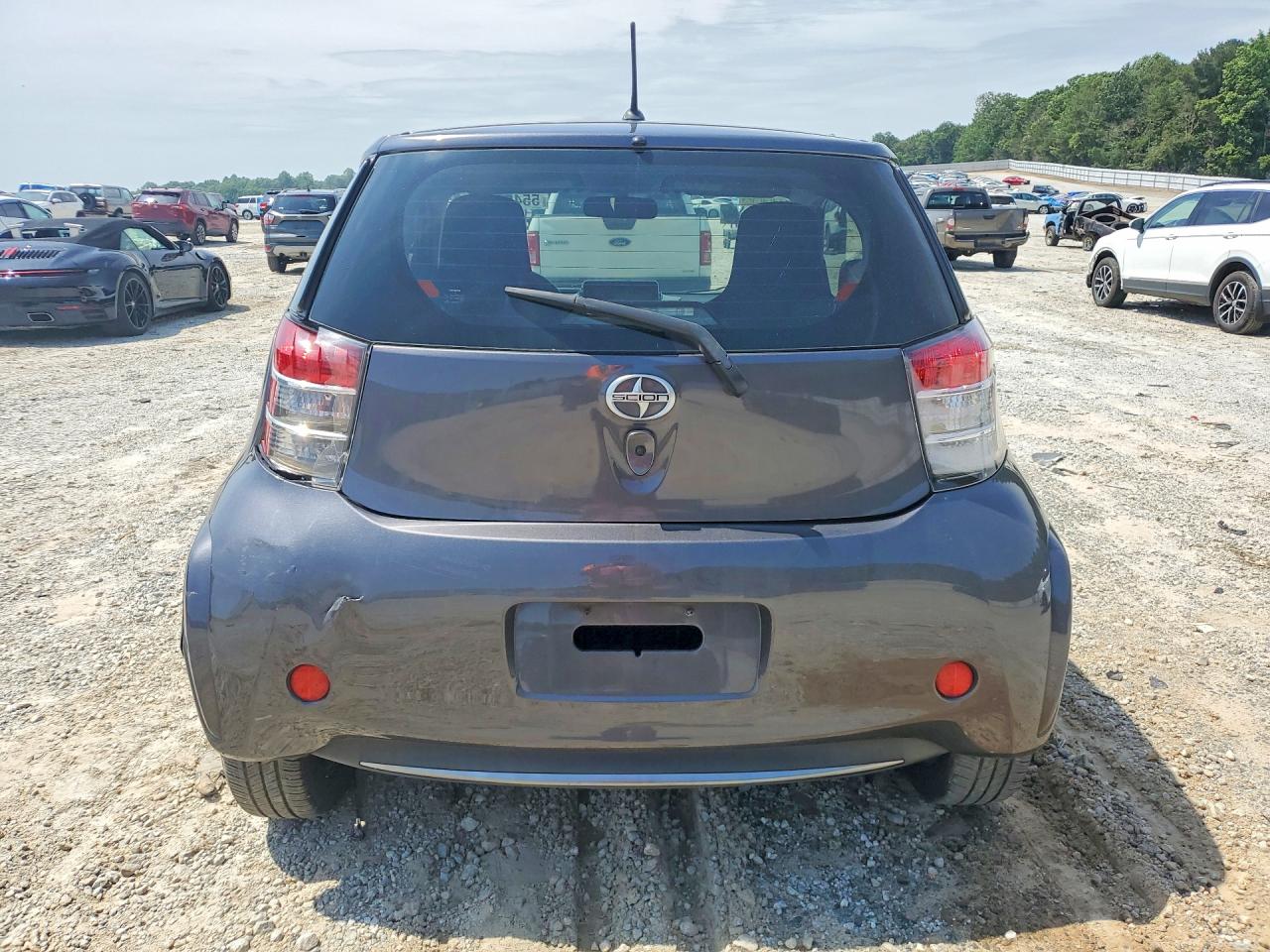 Scion iQ Base