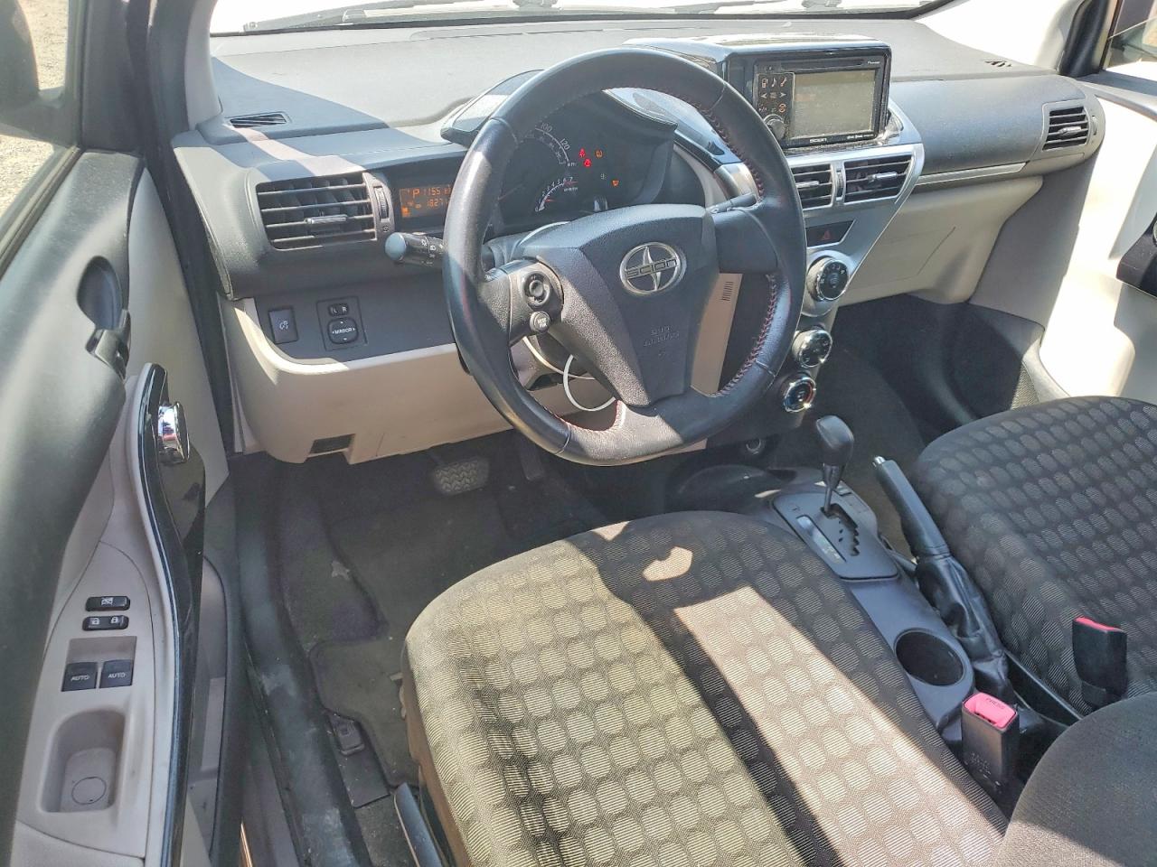 Scion iQ Base