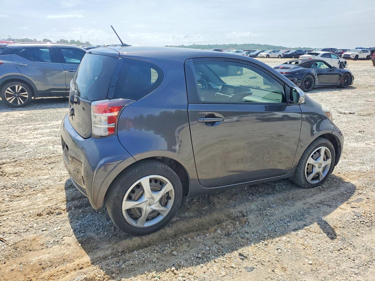 Scion iQ Base
