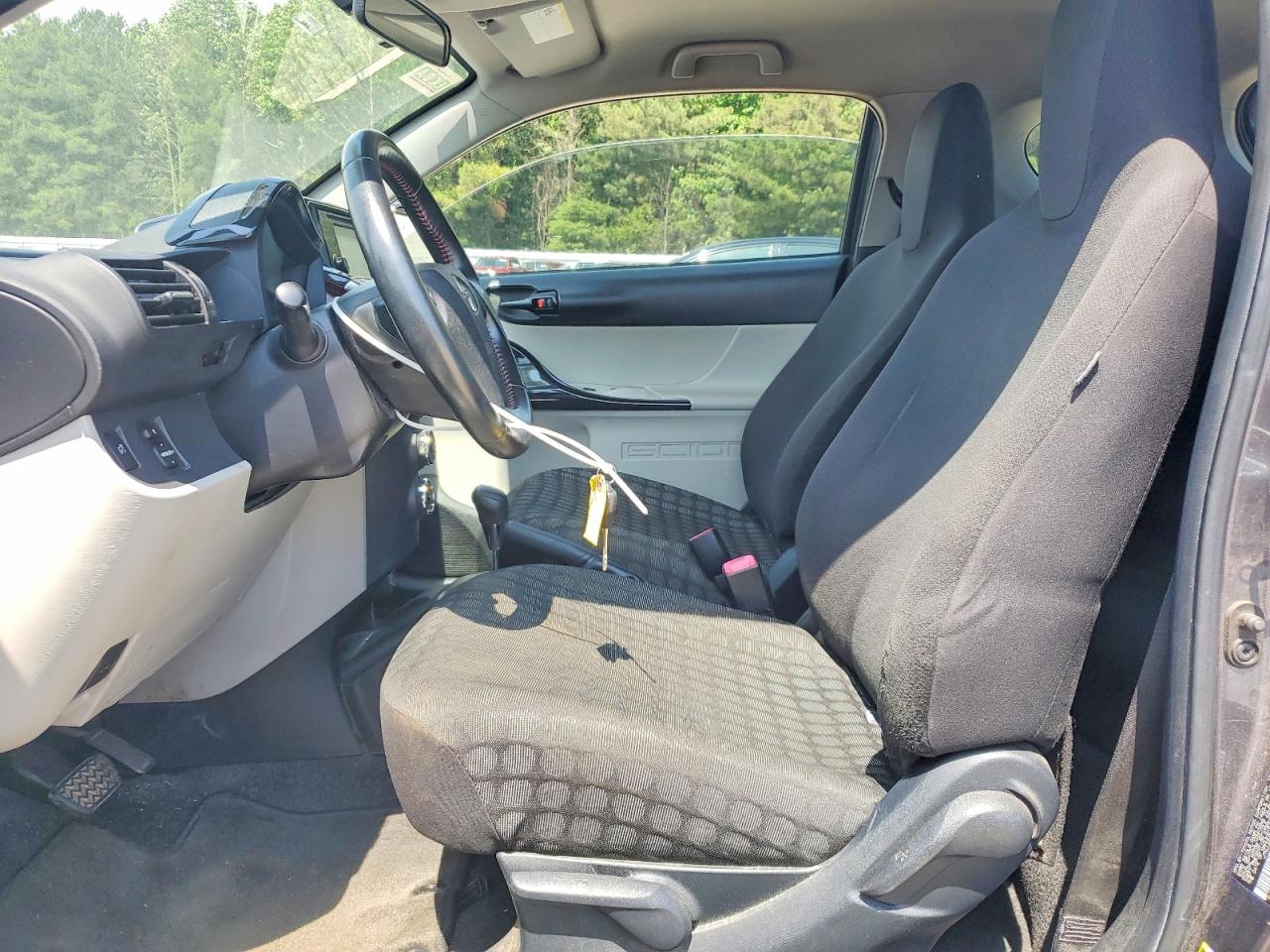 Scion iQ Base
