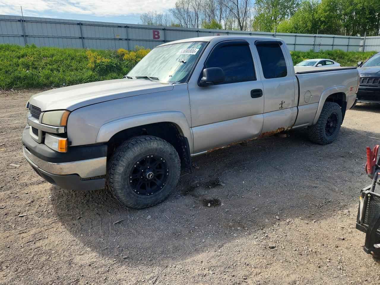 Salvage Chevrolet Silverado Image