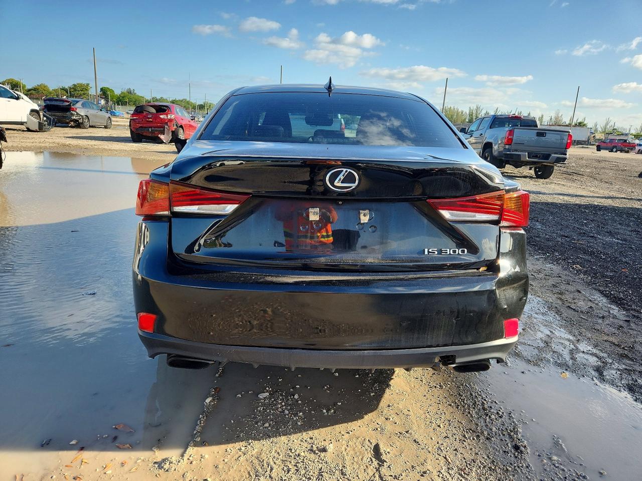 Lexus Is Base