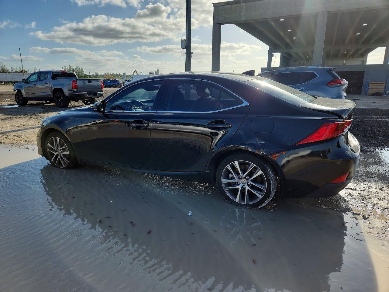 Lexus Is Base