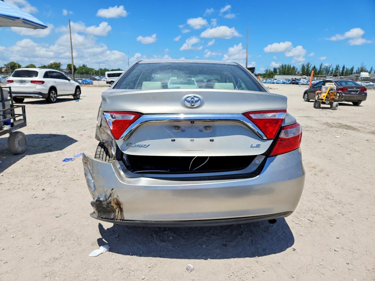 Toyota Camry Le