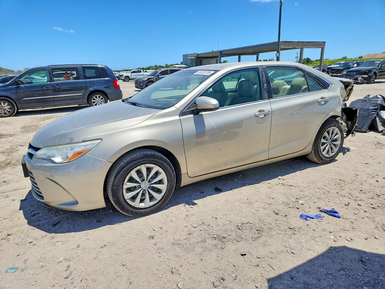 Salvage Toyota Camry Image