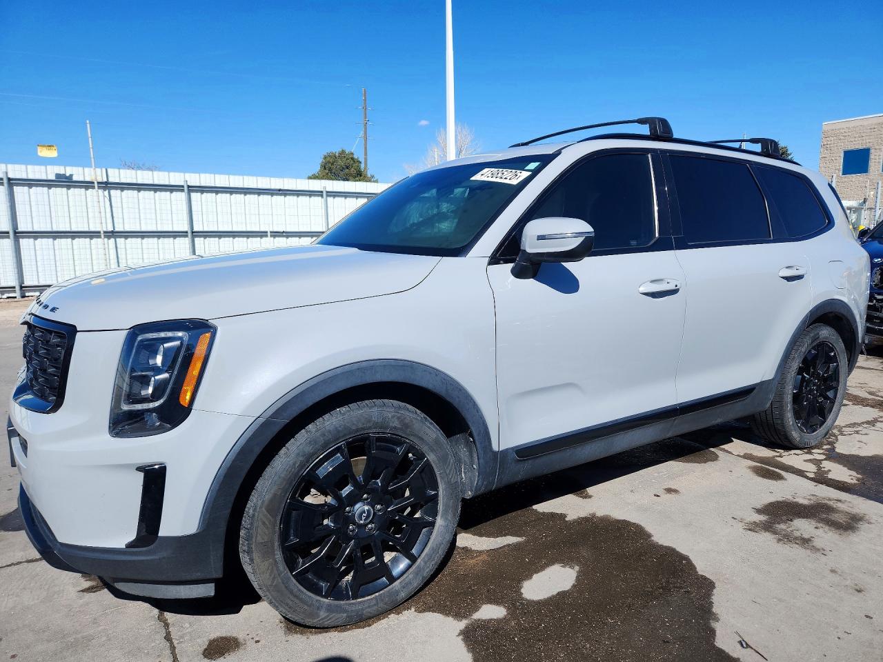 Salvage Kia Telluride Image
