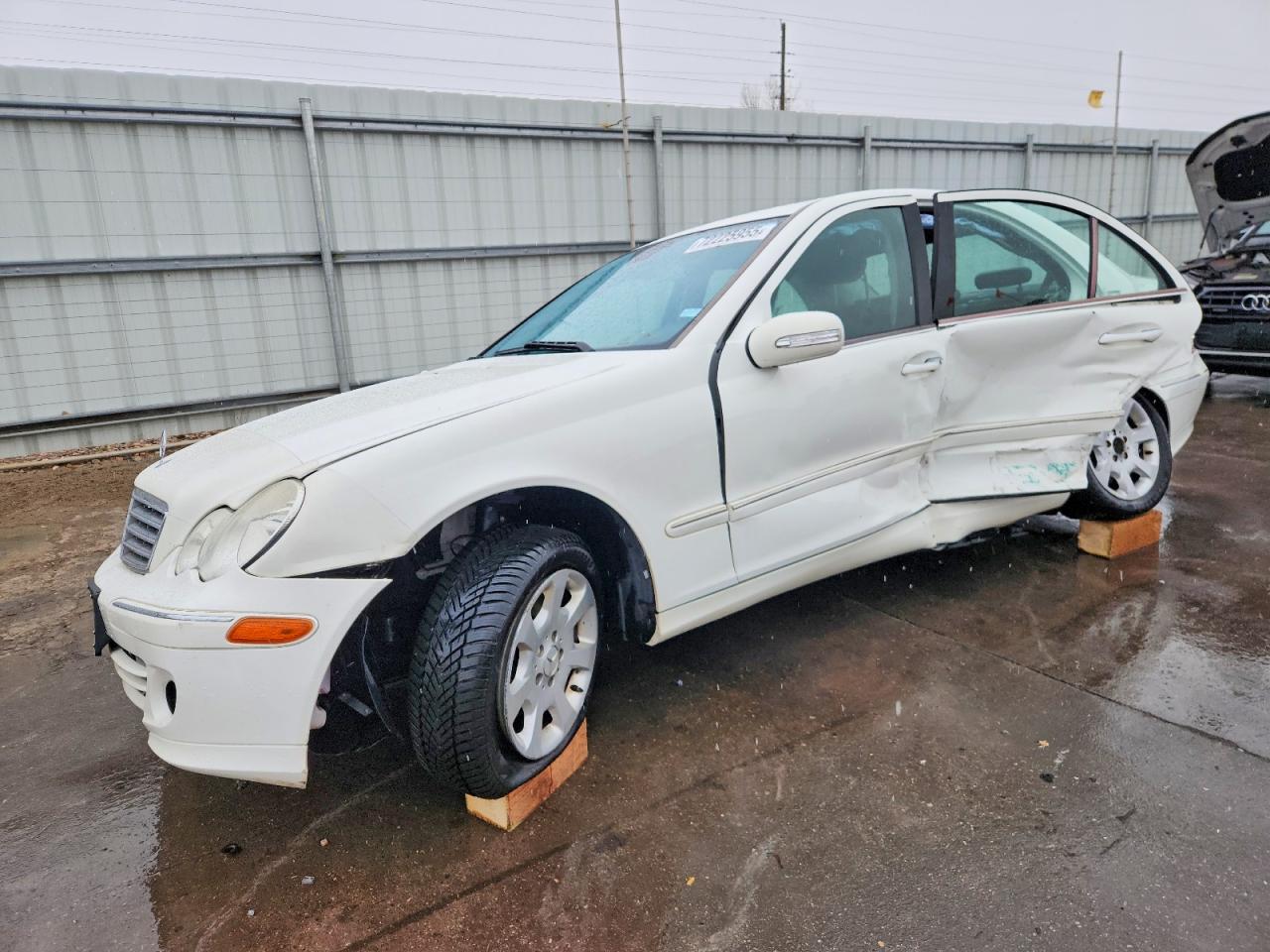 Salvage Mercedes-Benz C-Class Image