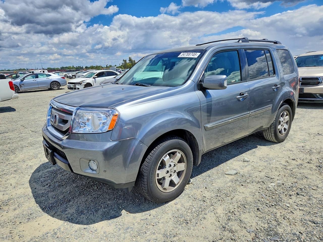 Salvage Honda Pilot Image