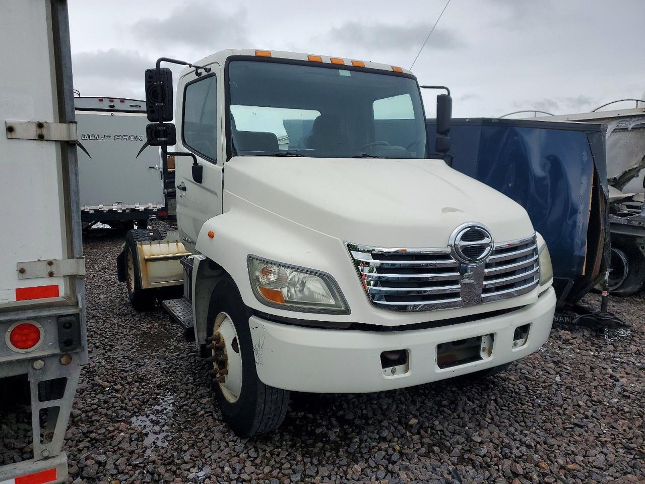 Salvage Hino Hino 338 Image