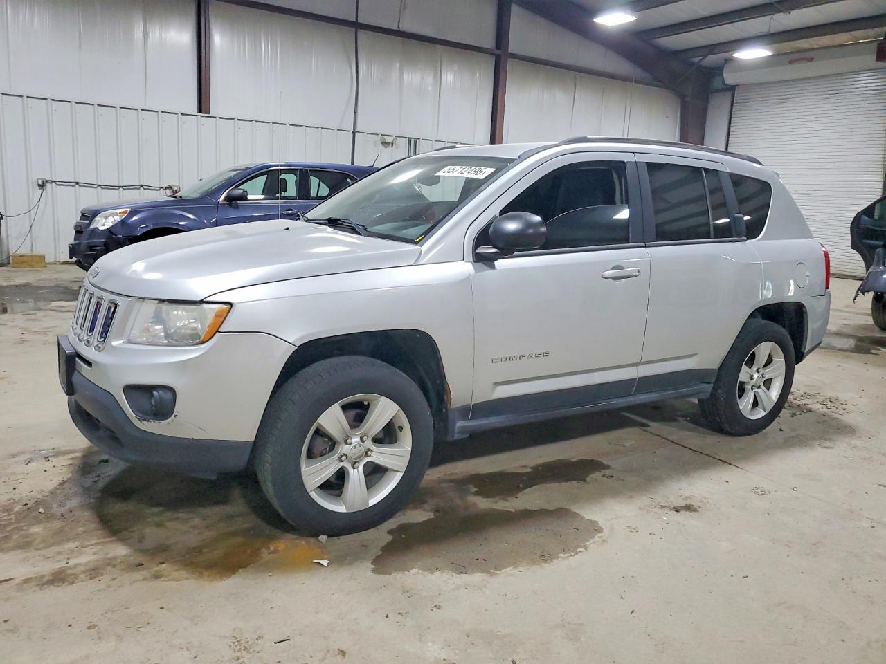 Salvage Jeep Compass Image