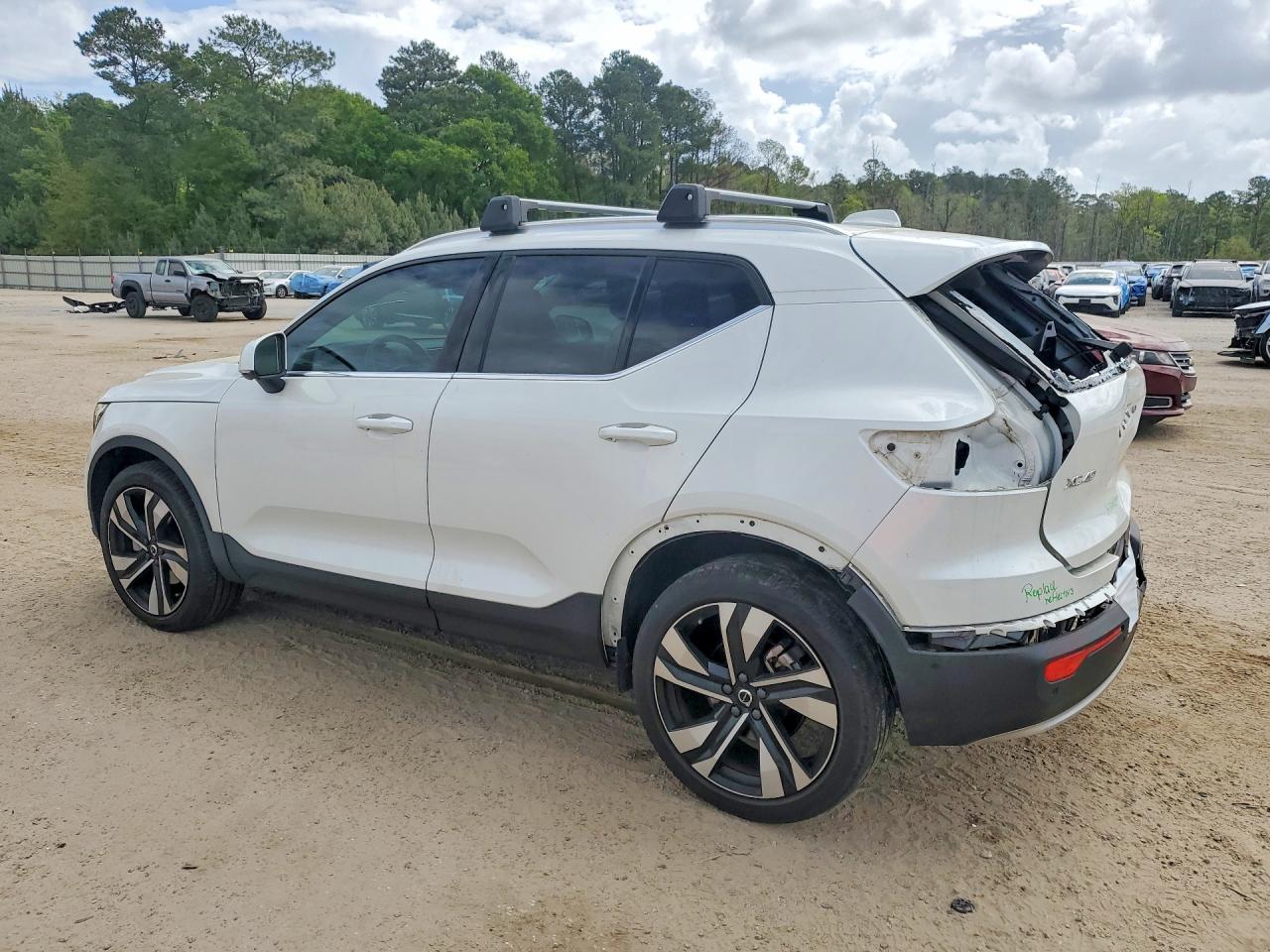 Volvo XC40 Plus