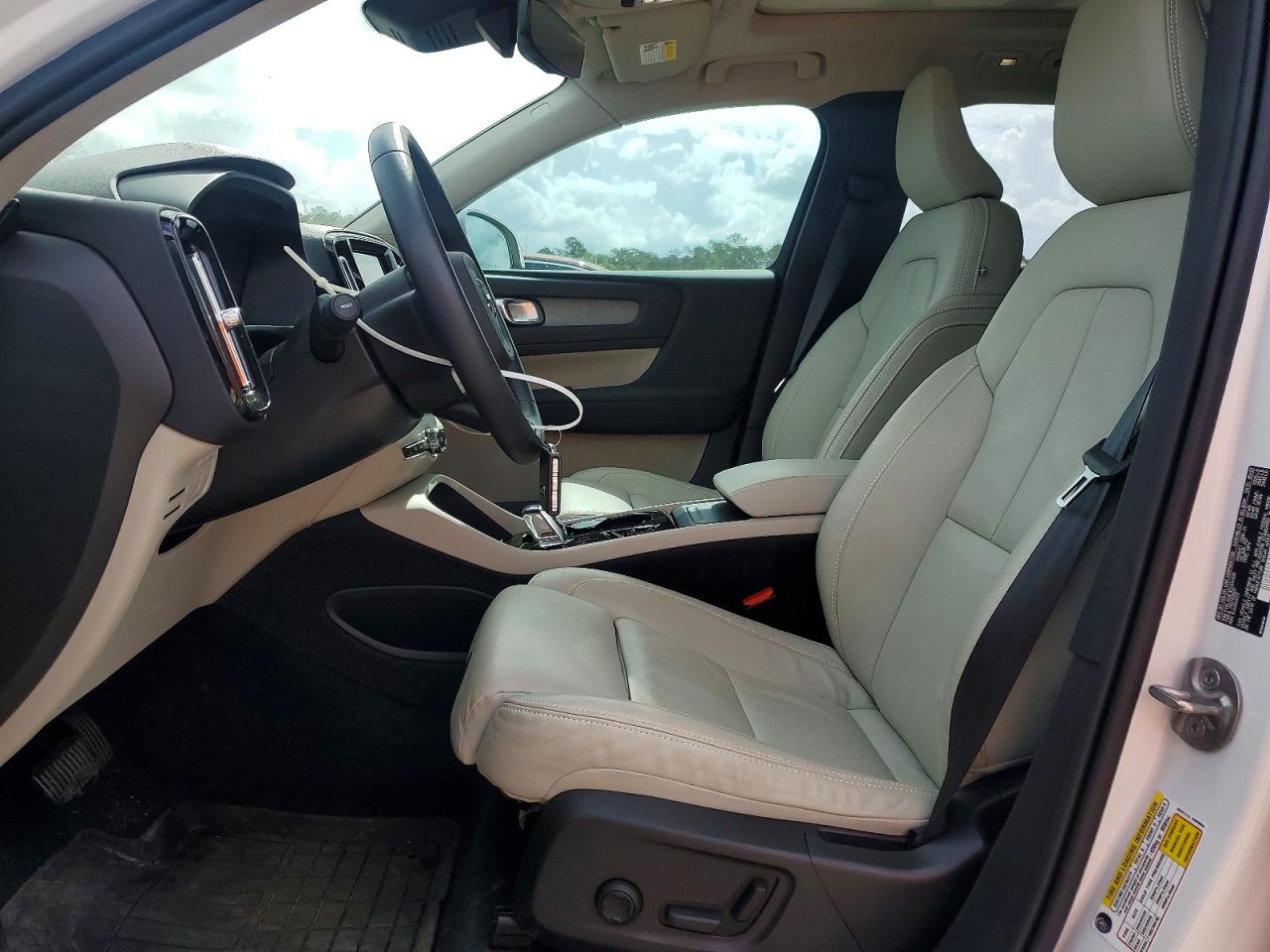 Volvo XC40 Plus