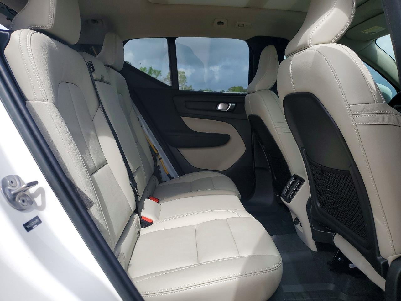 Volvo XC40 Plus