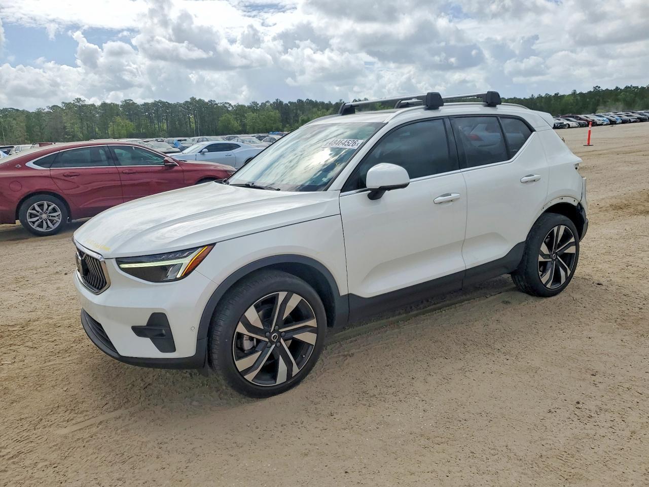 Salvage Volvo XC40 Image