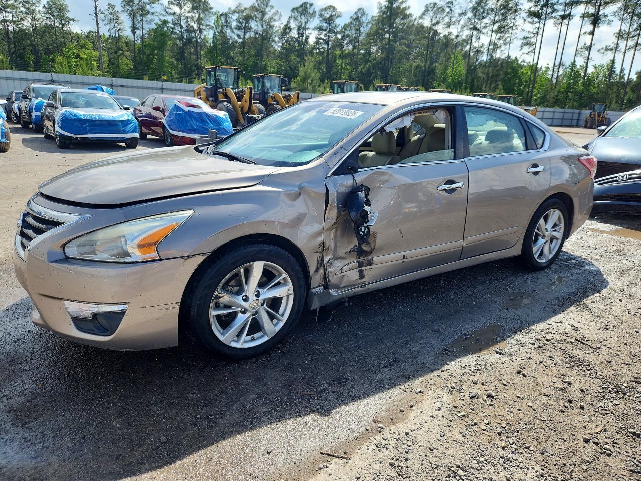 Salvage Nissan Altima Image