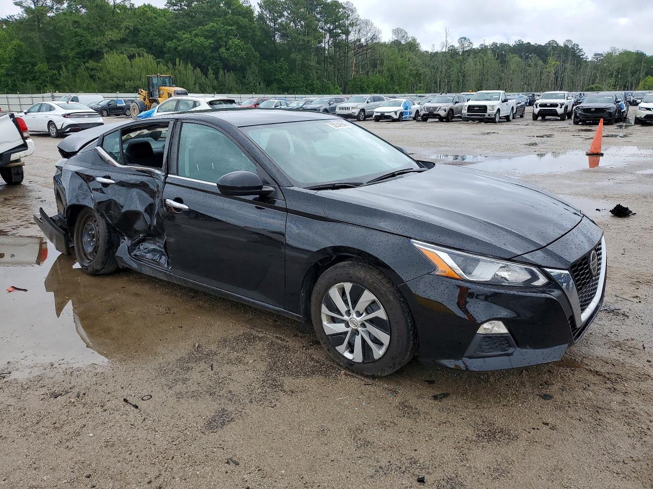 Nissan Altima S